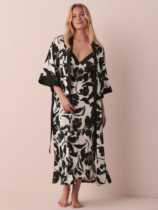 La Vie En Rose Other - La Vie En Rose Women's Feminine Black & White Floral Satin Robe Size Small